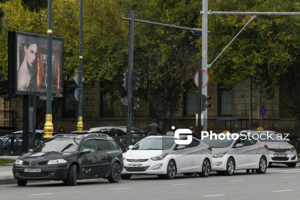 Bakının xüsusi çəkili nəqliyyat vasitəsi - taksilər