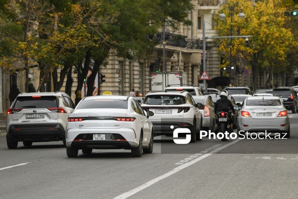 Bakının xüsusi çəkili nəqliyyat vasitəsi - taksilər