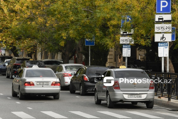 Bakının xüsusi çəkili nəqliyyat vasitəsi - taksilər