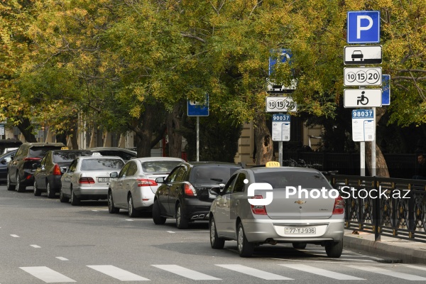 Bakının xüsusi çəkili nəqliyyat vasitəsi - taksilər