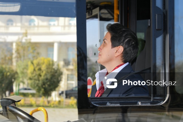 Xalidə Səmədova - Qadın avtobus sürücüsü