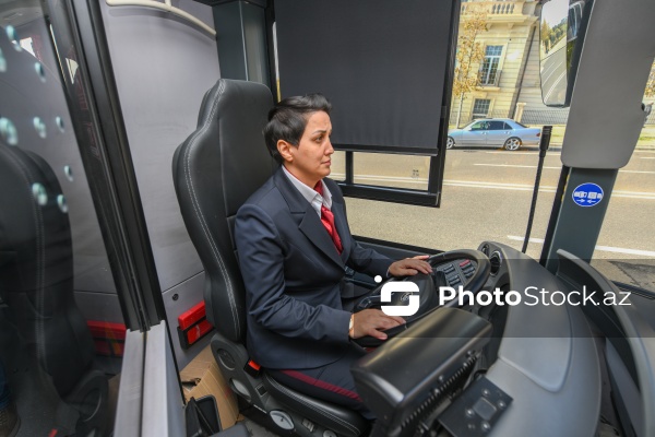 Xalidə Səmədova - Qadın avtobus sürücüsü