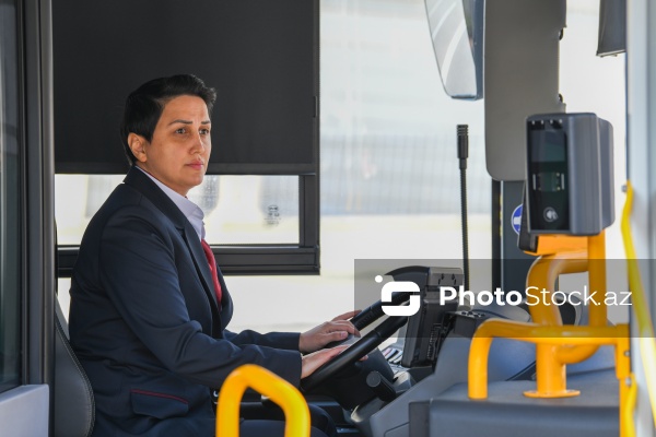 Xalidə Səmədova - Qadın avtobus sürücüsü