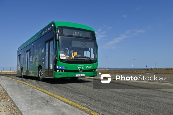 Bakıda qadın avtobus sürücülərinin təlim prosesi