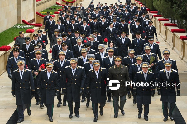 Baş Prokurorluğun rəhbərliyi və əməkdaşlarının Şəhidlər xiyabanını ziyarəti