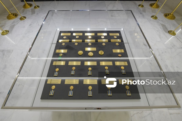 Dövlət Bayrağı Meydanında yerləşən Dövlət Bayrağı Muzeyi