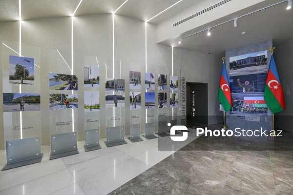 Dövlət Bayrağı Meydanında yerləşən Dövlət Bayrağı Muzeyi