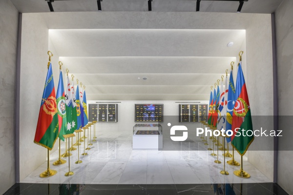 Dövlət Bayrağı Meydanında yerləşən Dövlət Bayrağı Muzeyi