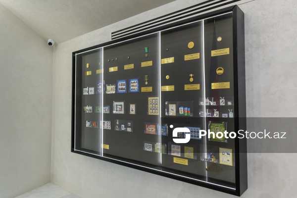 Dövlət Bayrağı Meydanında yerləşən Dövlət Bayrağı Muzeyi