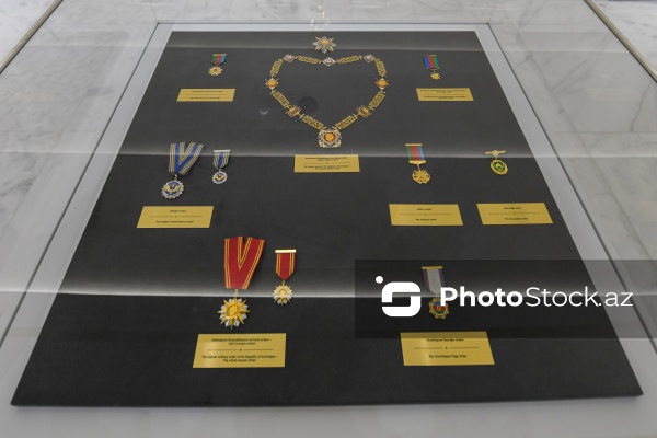 Dövlət Bayrağı Meydanında yerləşən Dövlət Bayrağı Muzeyi