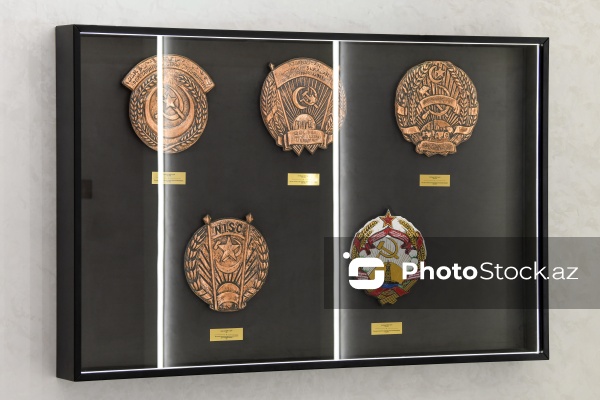 Dövlət Bayrağı Meydanında yerləşən Dövlət Bayrağı Muzeyi