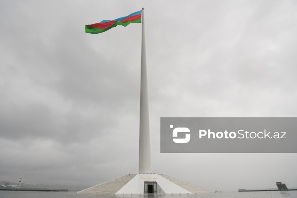 Dövlət Bayrağı Meydanında yerləşən Dövlət Bayrağı Muzeyi