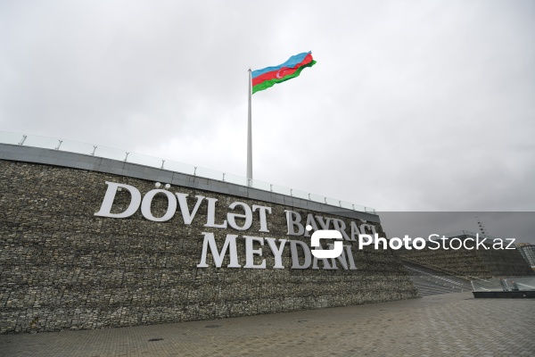 Dövlət Bayrağı Meydanında yerləşən Dövlət Bayrağı Muzeyi