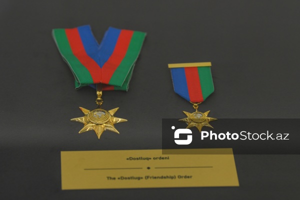 Dövlət Bayrağı Meydanında yerləşən Dövlət Bayrağı Muzeyi