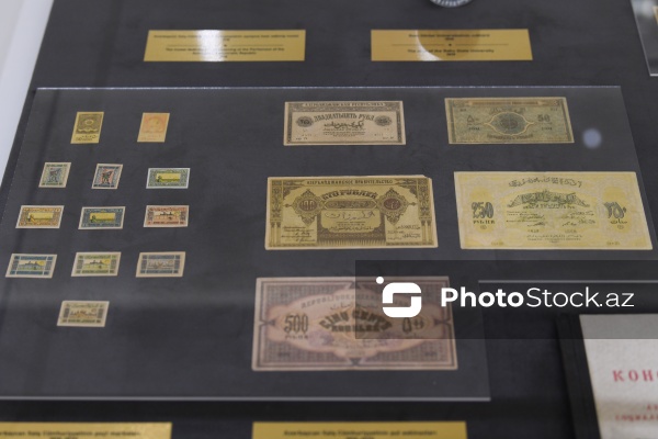 Dövlət Bayrağı Meydanında yerləşən Dövlət Bayrağı Muzeyi