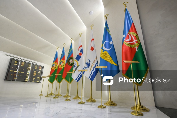 Dövlət Bayrağı Meydanında yerləşən Dövlət Bayrağı Muzeyi