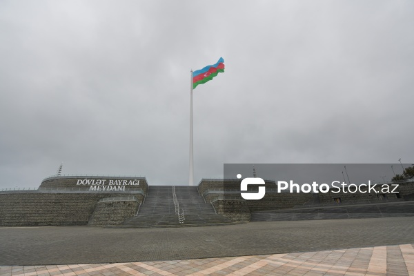 Dövlət Bayrağı Meydanında yerləşən Dövlət Bayrağı Muzeyi