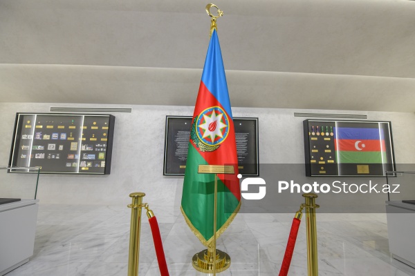 Dövlət Bayrağı Meydanında yerləşən Dövlət Bayrağı Muzeyi