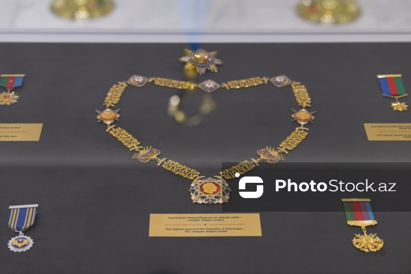 Dövlət Bayrağı Meydanında yerləşən Dövlət Bayrağı Muzeyi