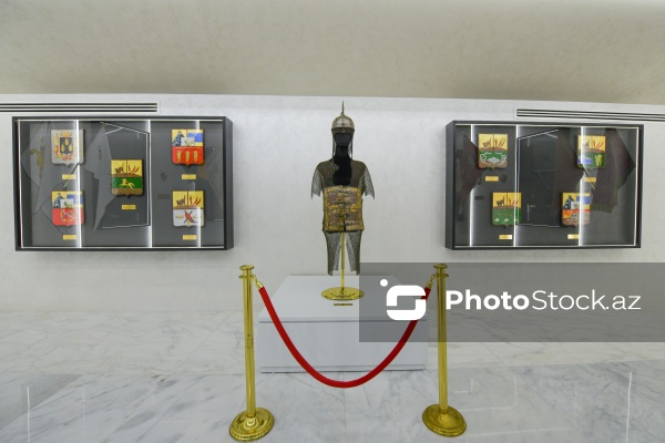 Dövlət Bayrağı Meydanında yerləşən Dövlət Bayrağı Muzeyi