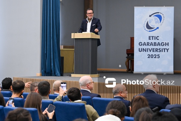 Kolja Spori - Qarabağ Universitetində