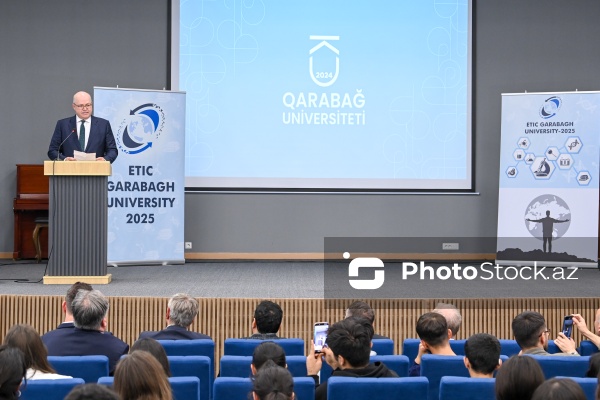Patrik Mazelis - Qarabağ Universitetində