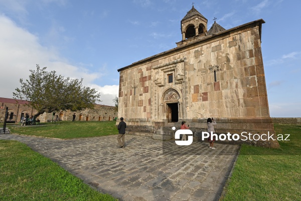 Beynəlxalq səyyahlar Ağdərədə Gəncəsər monastırını ziyarət ediblər