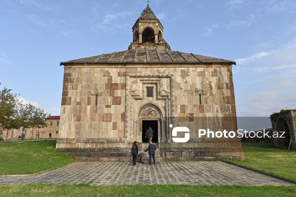 Beynəlxalq səyyahlar Ağdərədə Gəncəsər monastırını ziyarət ediblər