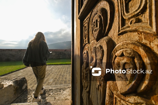 Beynəlxalq səyyahlar Ağdərədə Gəncəsər monastırını ziyarət ediblər