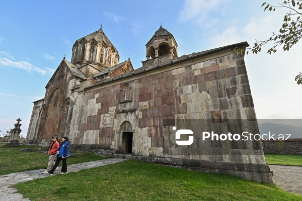 Beynəlxalq səyyahlar Ağdərədə Gəncəsər monastırını ziyarət ediblər