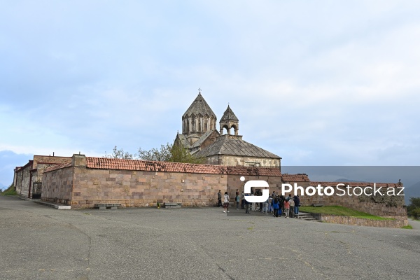 Beynəlxalq səyyahlar Ağdərədə Gəncəsər monastırını ziyarət ediblər
