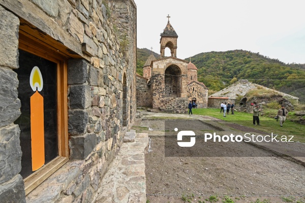 Beynəlxalq səyyahlar Kəlbəcərdəki Xudavəng monastırında olublar