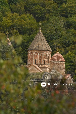 Beynəlxalq səyyahlar Kəlbəcərdəki Xudavəng monastırında olublar