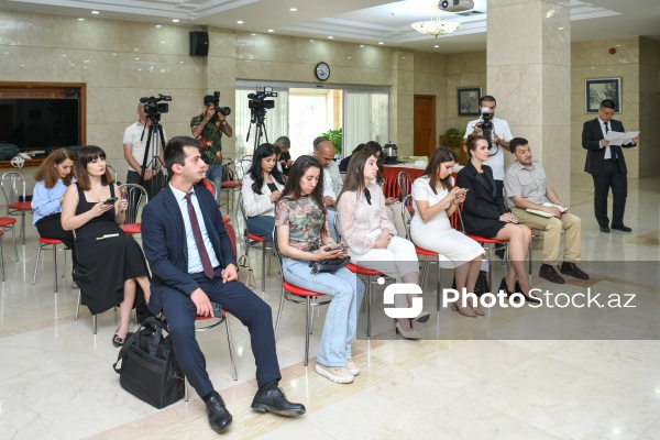 Çinin Azərbaycandakı səfiri Lu Meyin keçirdiyi brifinq