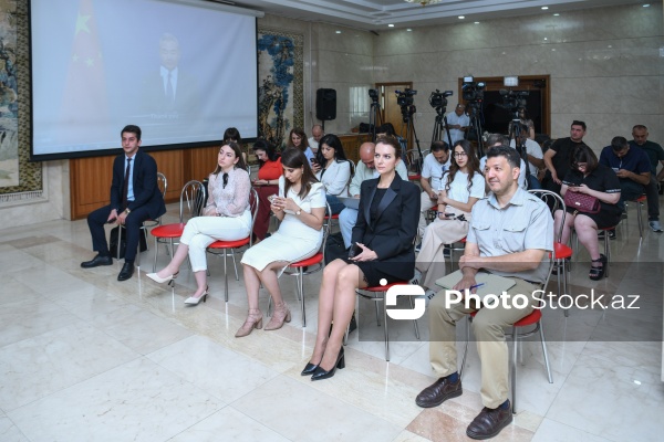 Çinin Azərbaycandakı səfiri Lu Meyin keçirdiyi brifinq