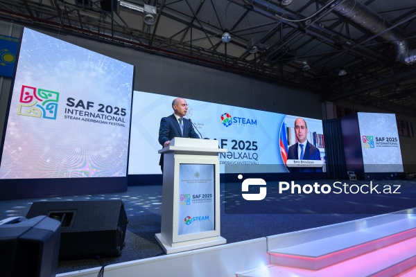 Emin Əmrullayev - Beynəlxalq STEAM Azərbaycan Festivalında