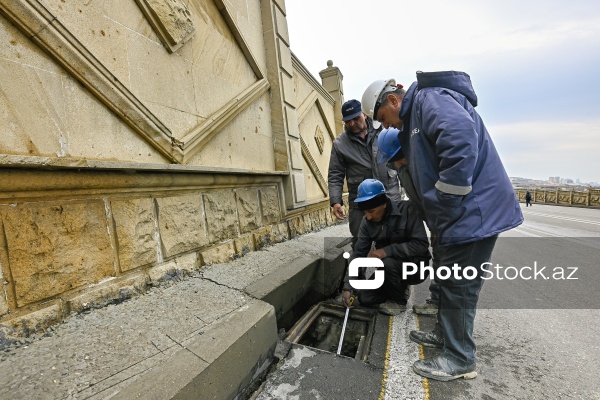 Bibiheybət yolunda yaranmış torpaq sürüşməsi təhlükəsi