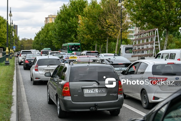 Bakının mərkəzində müşahidə edilən tıxac