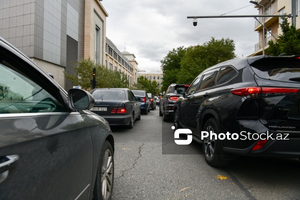 Bakının mərkəzində müşahidə edilən tıxac