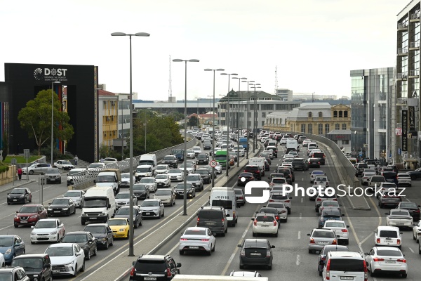 Bakının mərkəzində müşahidə edilən tıxac