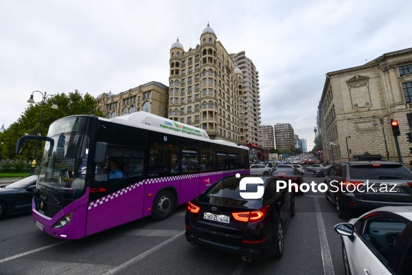 Bakının mərkəzində müşahidə edilən tıxac