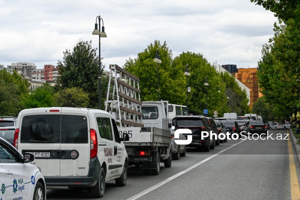 Bakının mərkəzində müşahidə edilən tıxac