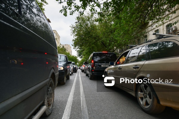 Bakının mərkəzində müşahidə edilən tıxac