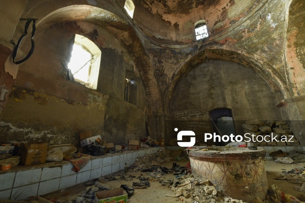 Binəqədi rayonunda narkoman yuvasına çevrilmiş tarixi "Hacı Əmrah" hamamı