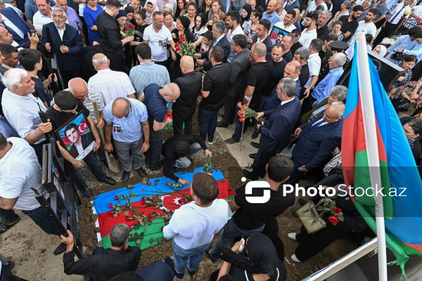 Birinci Qarabağ müharibəsi şəhidləri Elman Camalov, Əbülfəz Əbilov, Tahir Şirinov və Cavanşir Hüseynovun dəfn mərasimi