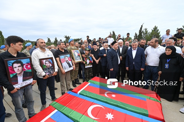 Birinci Qarabağ müharibəsi şəhidləri Elman Camalov, Əbülfəz Əbilov, Tahir Şirinov və Cavanşir Hüseynovun dəfn mərasimi