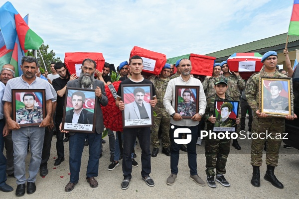 Birinci Qarabağ müharibəsi şəhidləri Elman Camalov, Əbülfəz Əbilov, Tahir Şirinov və Cavanşir Hüseynovun dəfn mərasimi