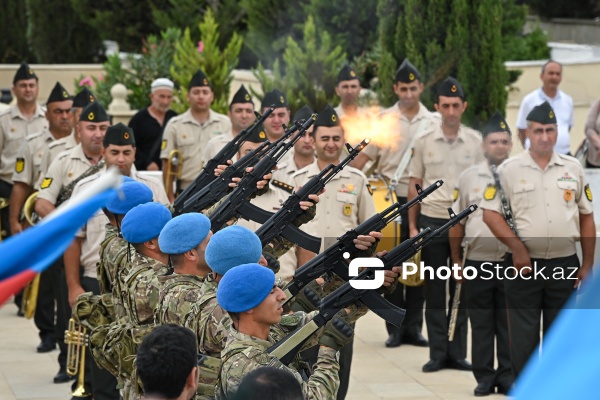 Birinci Qarabağ müharibəsi şəhidləri Elman Camalov, Əbülfəz Əbilov, Tahir Şirinov və Cavanşir Hüseynovun dəfn mərasimi