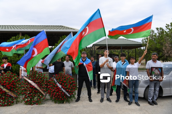 Birinci Qarabağ müharibəsi şəhidləri Elman Camalov, Əbülfəz Əbilov, Tahir Şirinov və Cavanşir Hüseynovun dəfn mərasimi