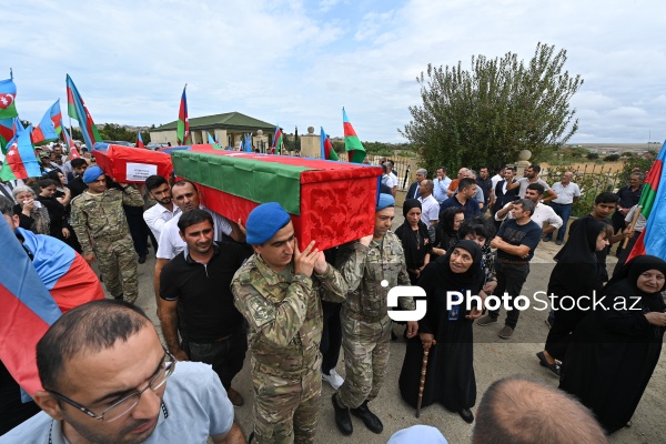 Birinci Qarabağ müharibəsi şəhidləri Elman Camalov, Əbülfəz Əbilov, Tahir Şirinov və Cavanşir Hüseynovun dəfn mərasimi